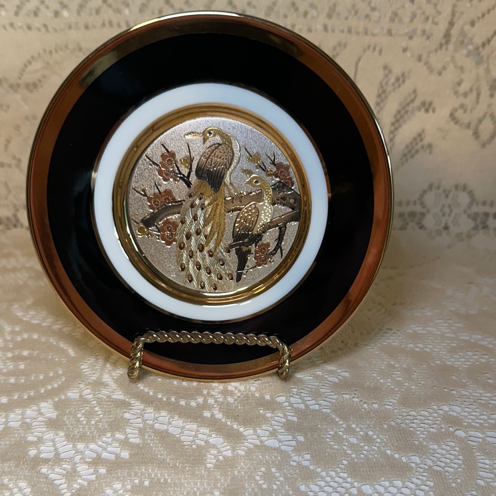 VINTAGE ART OF CHOKIN JAPAN EDGED PEACOCK 6'' & STAND